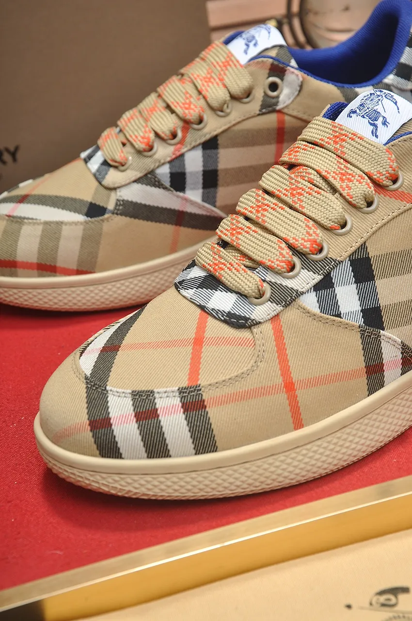 Men's shoes 💰540💶【Burberry】Classic low-top sneakers｜Imported cowhide with classic plaid fabric｜Sheepskin lining｜Original outsole｜Fine workmanship and comfortable to wear Size: 38-44 (customized at 45)